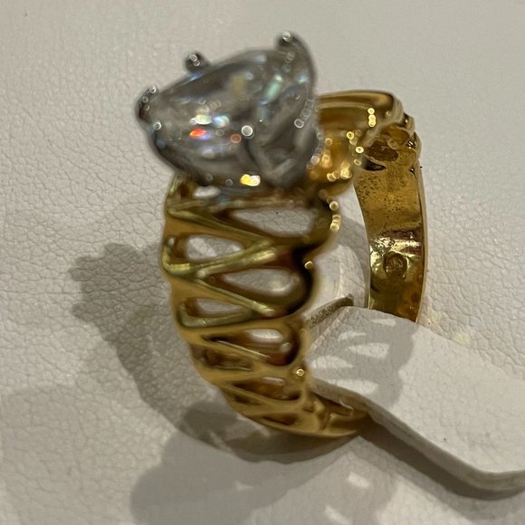 Gold Ring with CZ Marquise Shape Stone - Picture 2 of 5